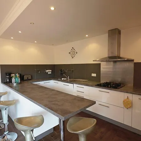 Σπίτι διακοπών Three-bedroom Holiday In *