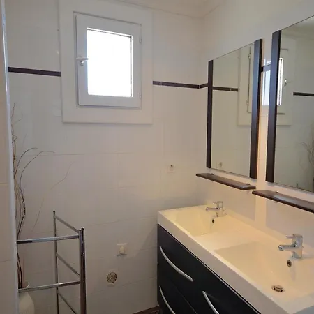 Three-bedroom Holiday In *