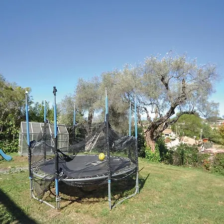 Three-bedroom Holiday In Σπίτι διακοπών Αντίμπ