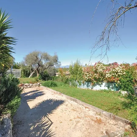 Σπίτι διακοπών Three-bedroom Holiday In *